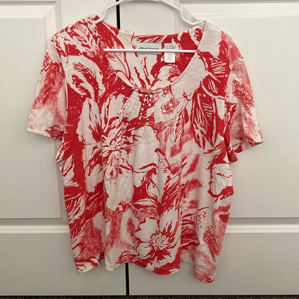 Alfred Dunner Coral and White Short Sleeve Top